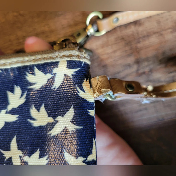 Fossil Zip Around Wristlet - Retired Bird Print - Picture 4 of 6